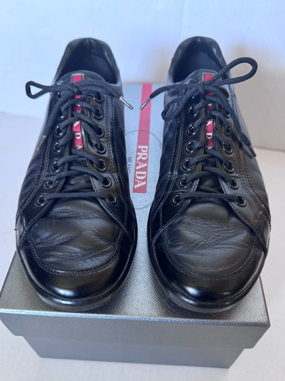 Prada 4E2439 Men’s Black Leather Low-Top Sneakers US 9 | Box & Dust Bag | VGUC